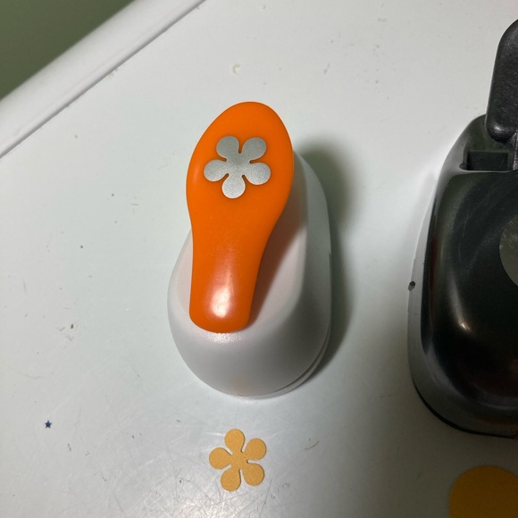 Set of 4 Craft Paper Punches - Picture 2 of 8